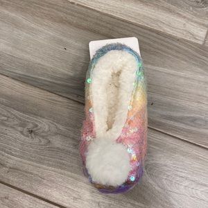 $$PRICE DROP $$ NWT Claire’s slippers size sm